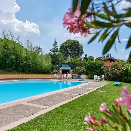 La Casetta Panoramic & Pool By Gardenjoy Apartman *